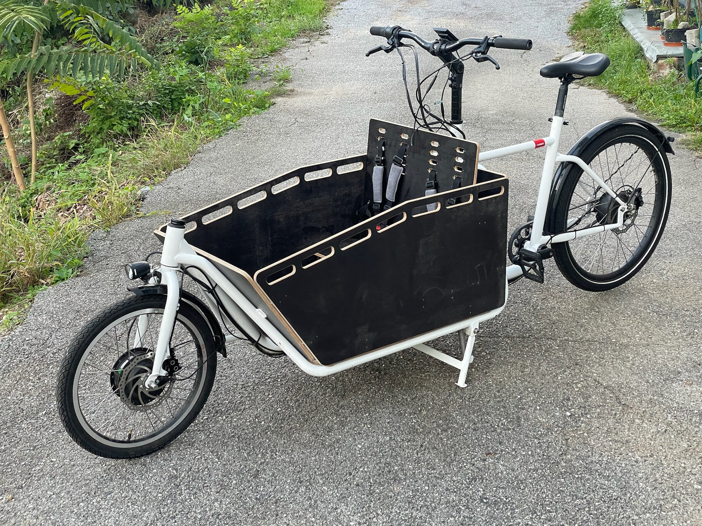 Nákladní elektrokolo Cargio Joy 2 Bílé s ohrádkou (repasované)