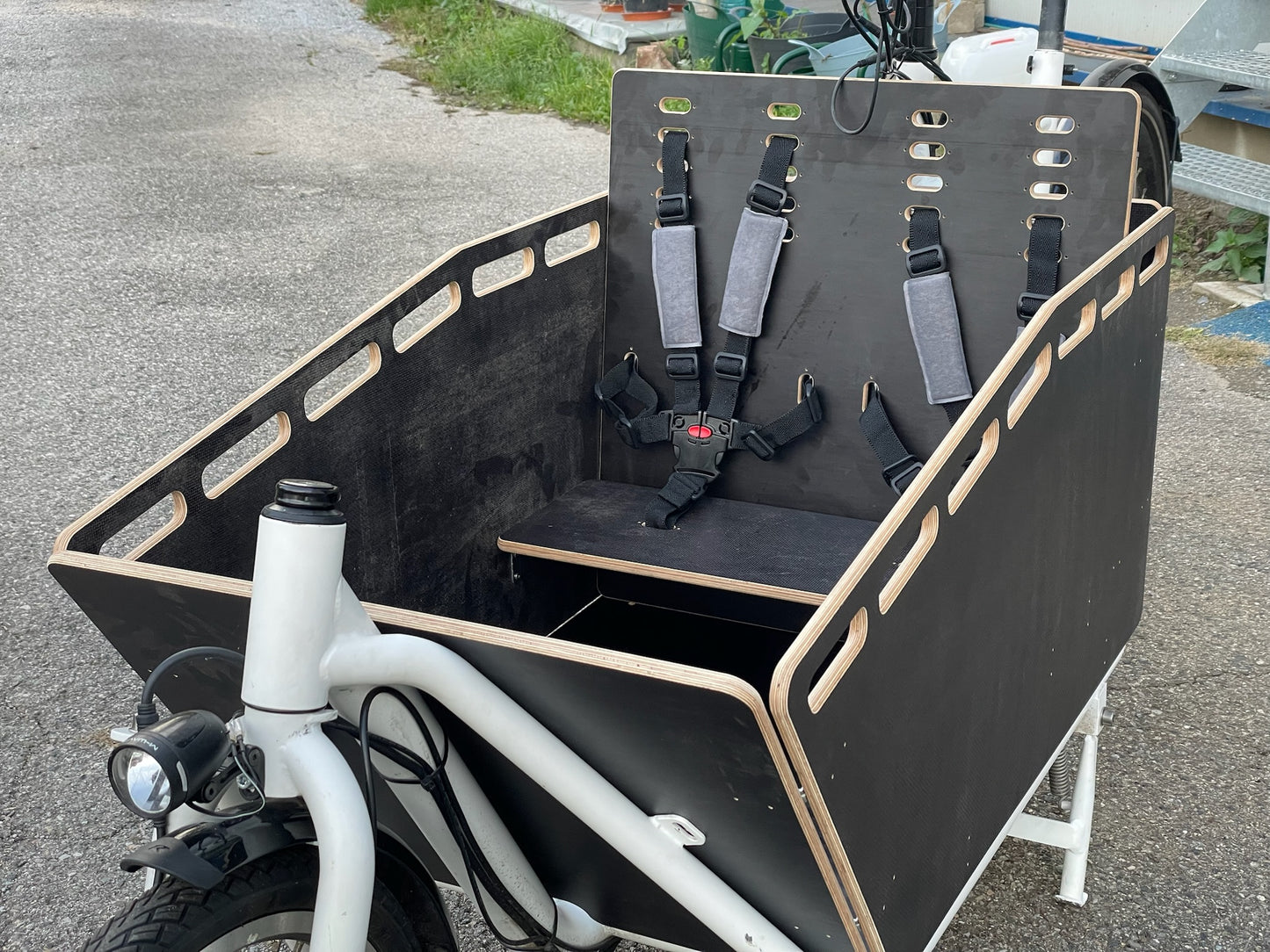 Nákladní elektrokolo Cargio Joy 2 Bílé s ohrádkou (repasované)