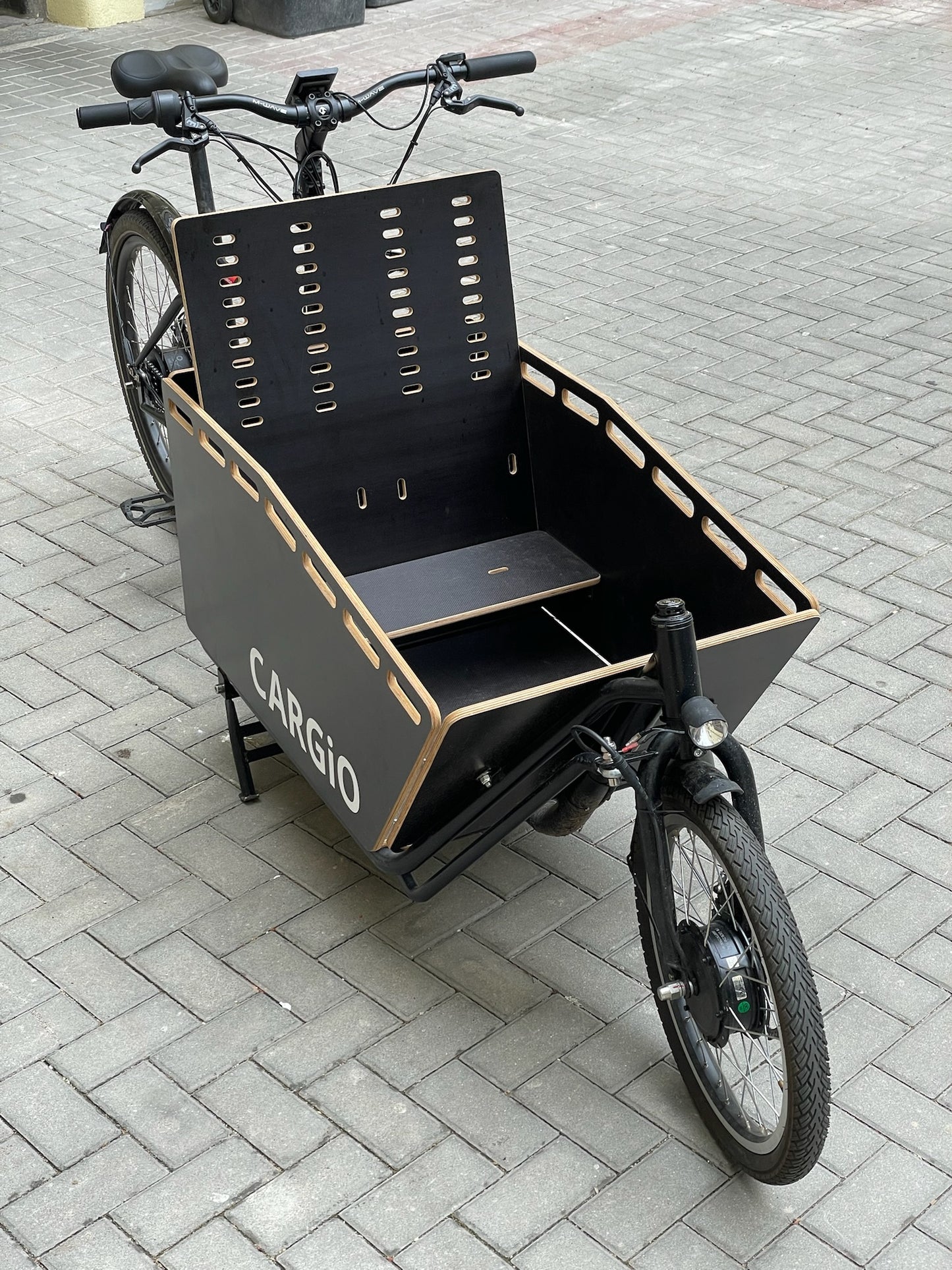 Nákladní elektrokolo Cargio Joy 2 Černé s ohrádkou (repasované)