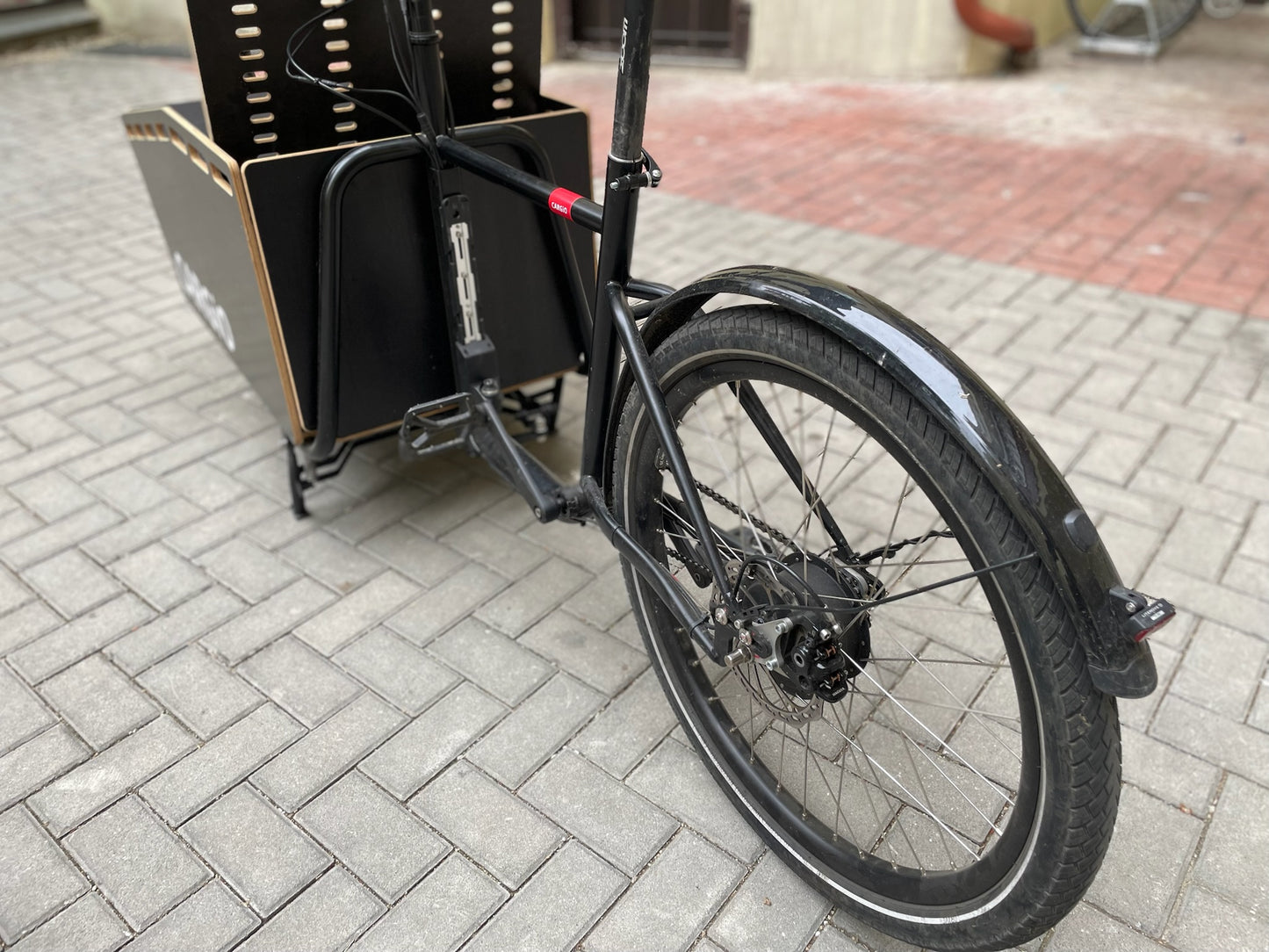 Nákladní elektrokolo Cargio Joy 2 Černé s ohrádkou (repasované)